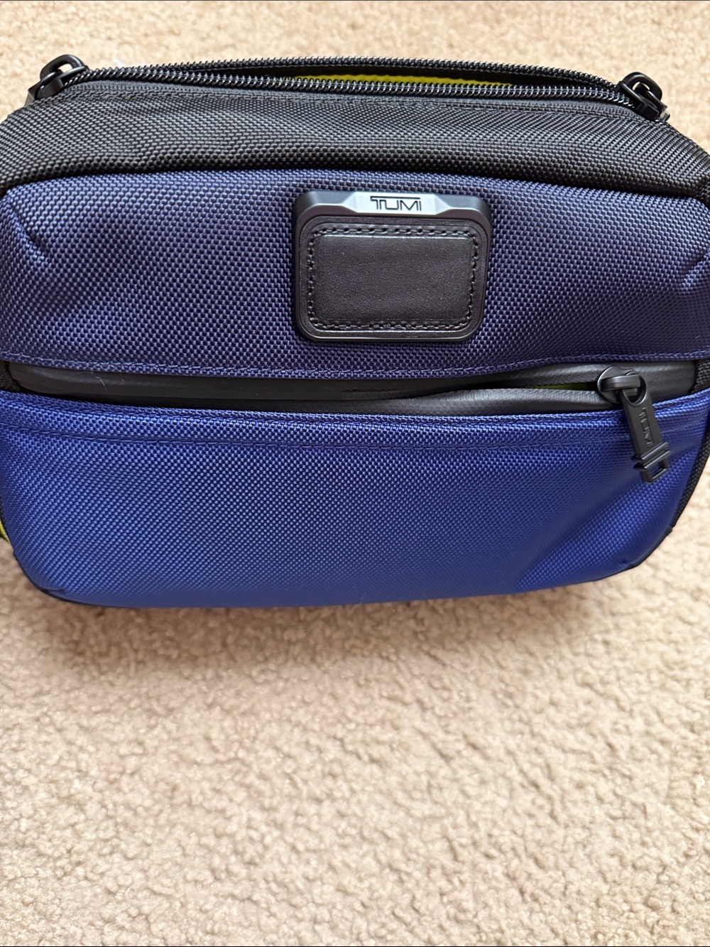 Tumi Alpha Bravo Travel kit/ toiletry bag with hanger blue & green